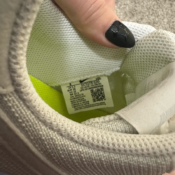 Nike Air Force 1 - Picture 4 of 10